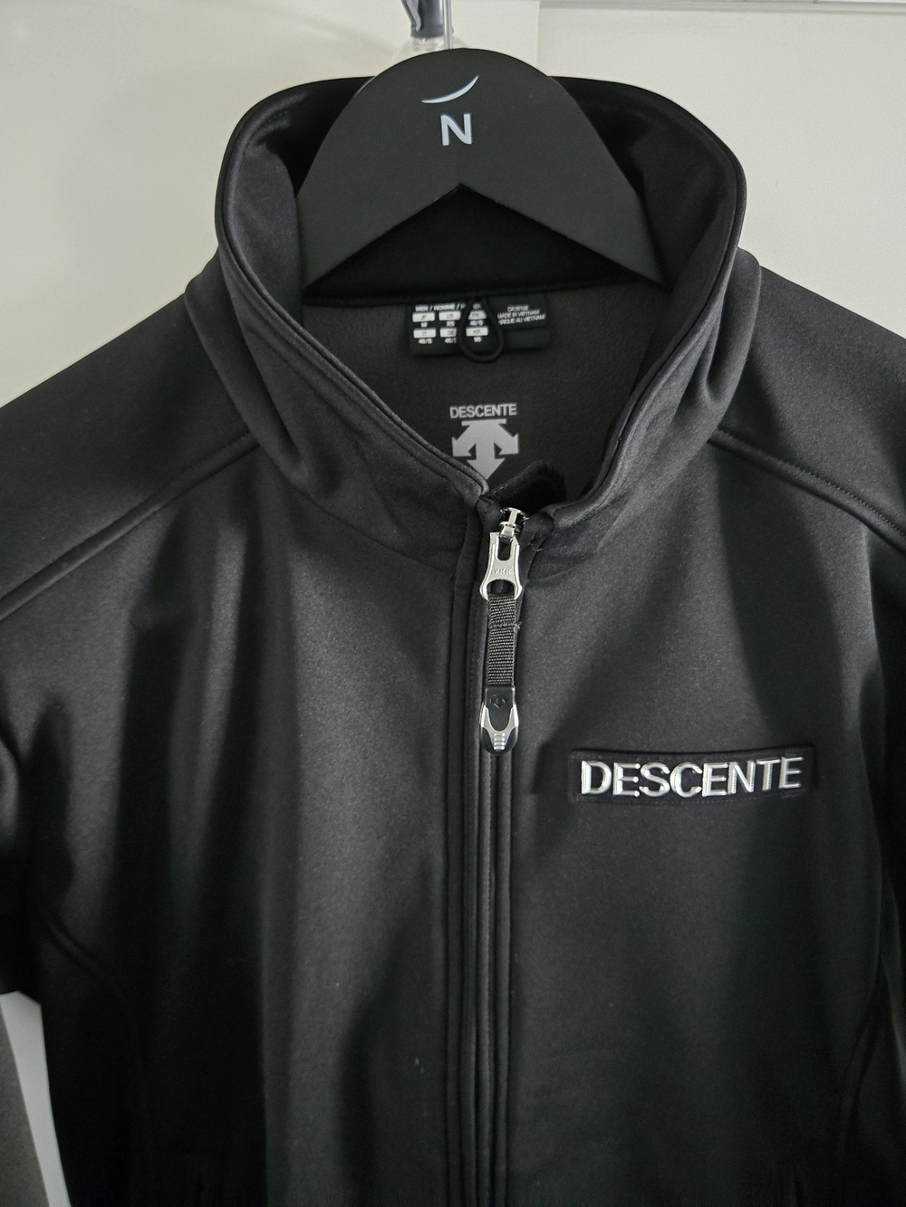 Descente Black Lightweight Full-Zip Sport Jacket